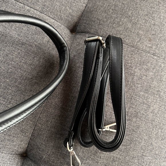 Classic Black Leather Tote - Picture 4 of 5